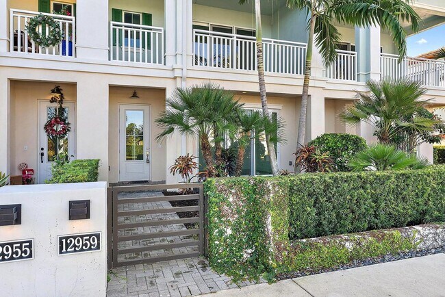 Foto del edificio - 12959 Alton Rd