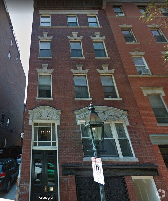 Building Photo - 32 Temple St