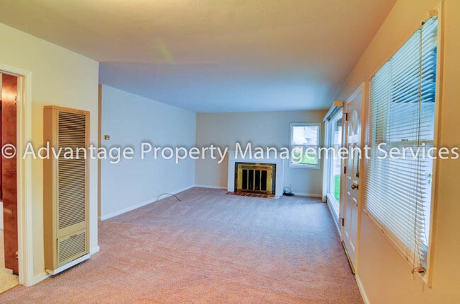 Foto del edificio - 19165 Almond Rd