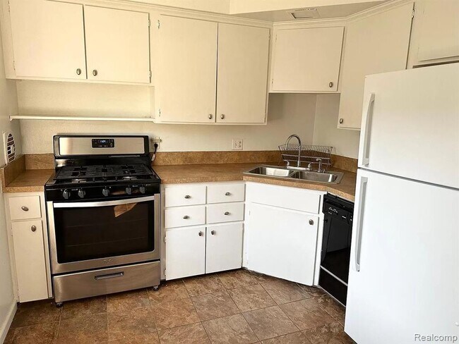 Building Photo - 29218 Tessmer Ct