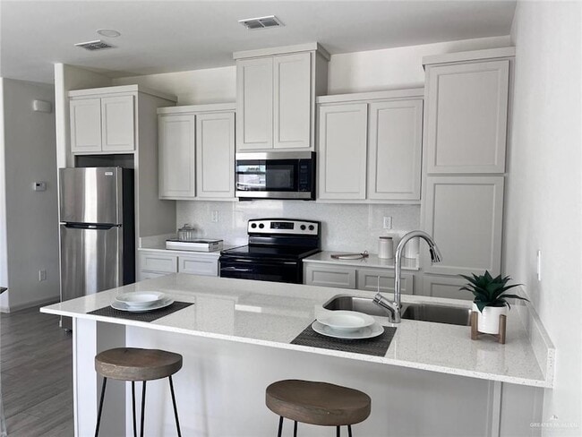 Building Photo - 1209 W Sucre Dr