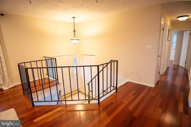 Building Photo - 10038 Chatelaine Cir