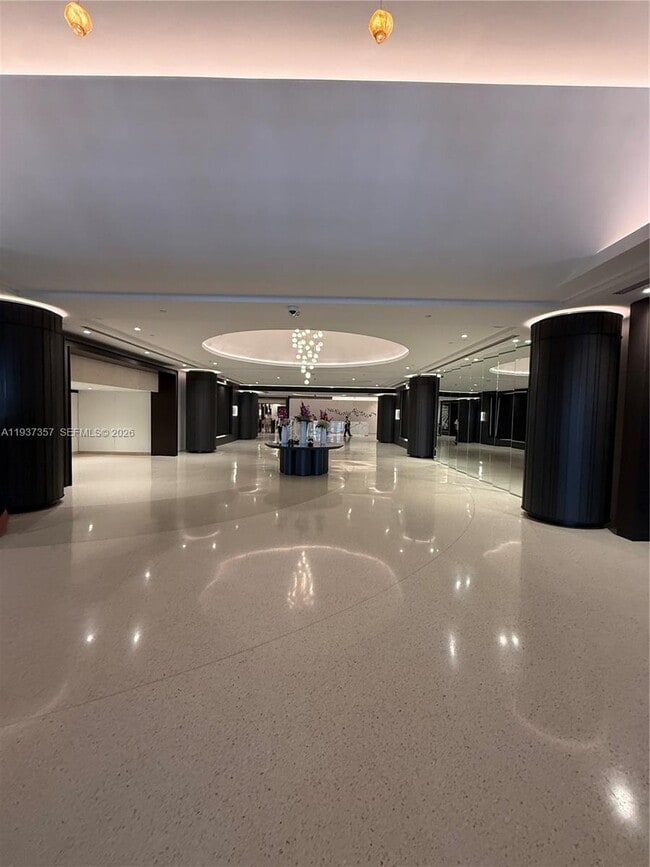 Building Photo - 1717 N Bayshore Dr
