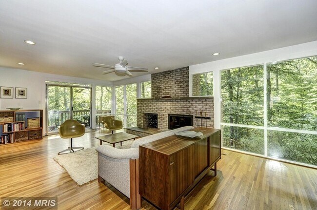 Foto del edificio - 20 Crest Park Ct