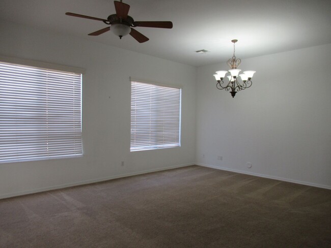 Building Photo - Nice 4 Bedroom Home in North East Mesa!