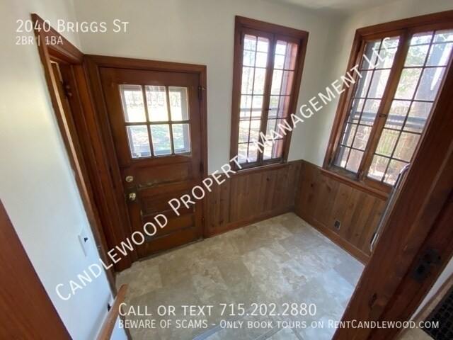 Building Photo - 2 Bedroom Pet Friendly House Available Jun...