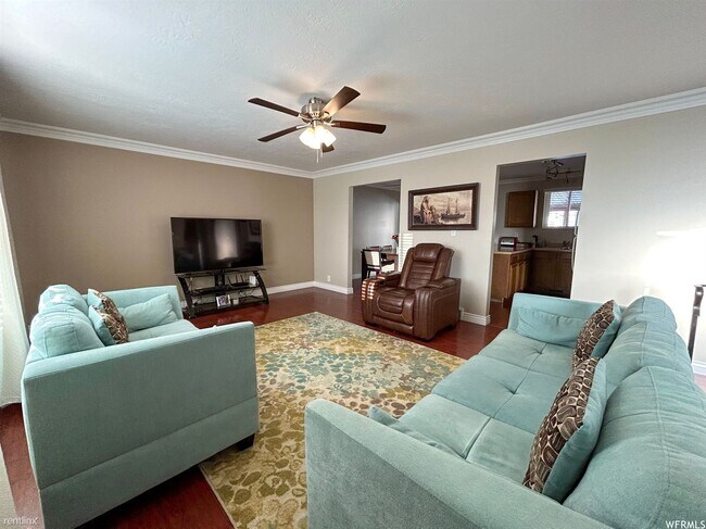 Foto del edificio - 2 br, 1 bath House - 1244 North 150 East S...