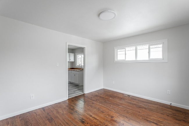 Photo - 2106-2108 Blackford St Apartment