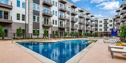 Building Photo - Luxia River East