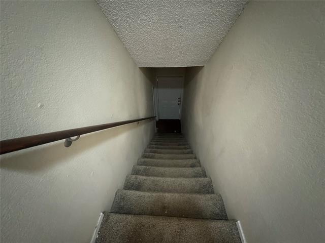 Building Photo - 2172 Knoll Crest Dr