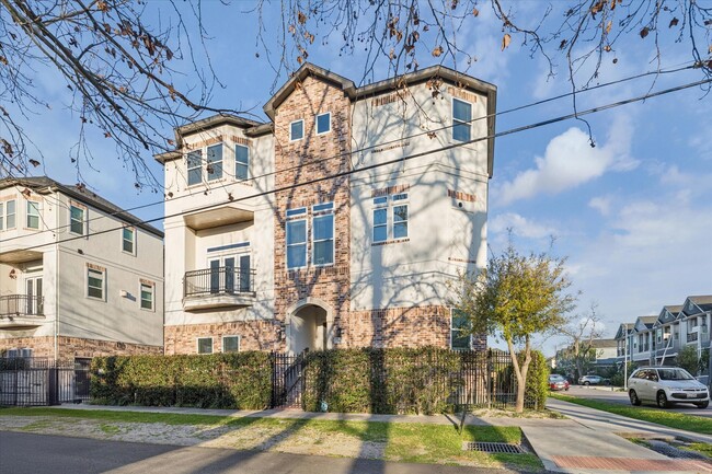 Foto del edificio - 1003 E 28th St