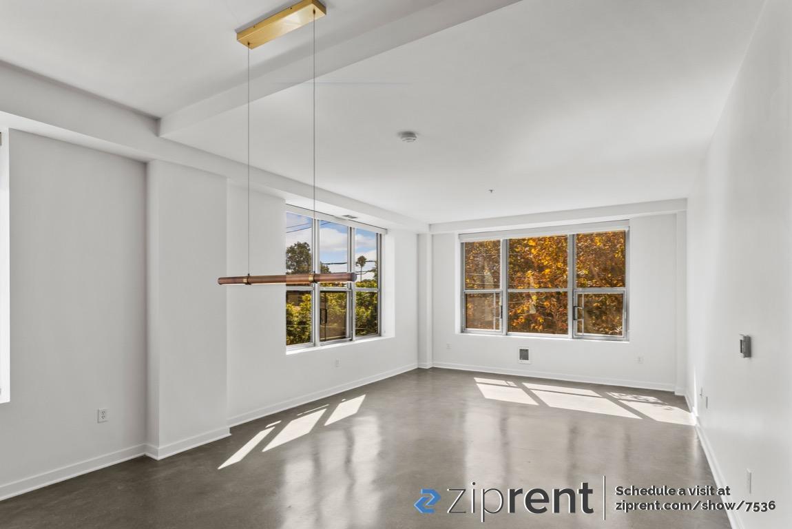Primary Photo - 1001 46th St