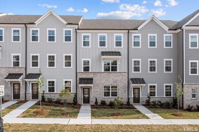 Building Photo - 606 Amaranth Drive