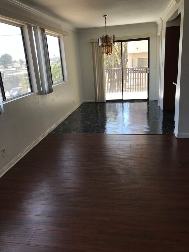 7305 Milwood Ave Unit 3, Canoga Park, CA 91303 Condo for Rent in