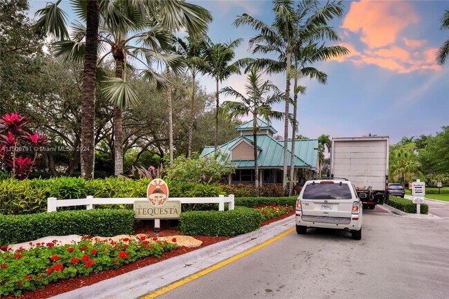 Foto del edificio - 1073 Twin Branch Ln