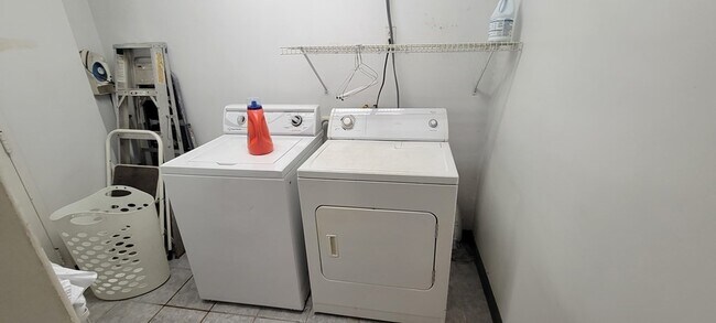 Building Photo - 277 Beacon St