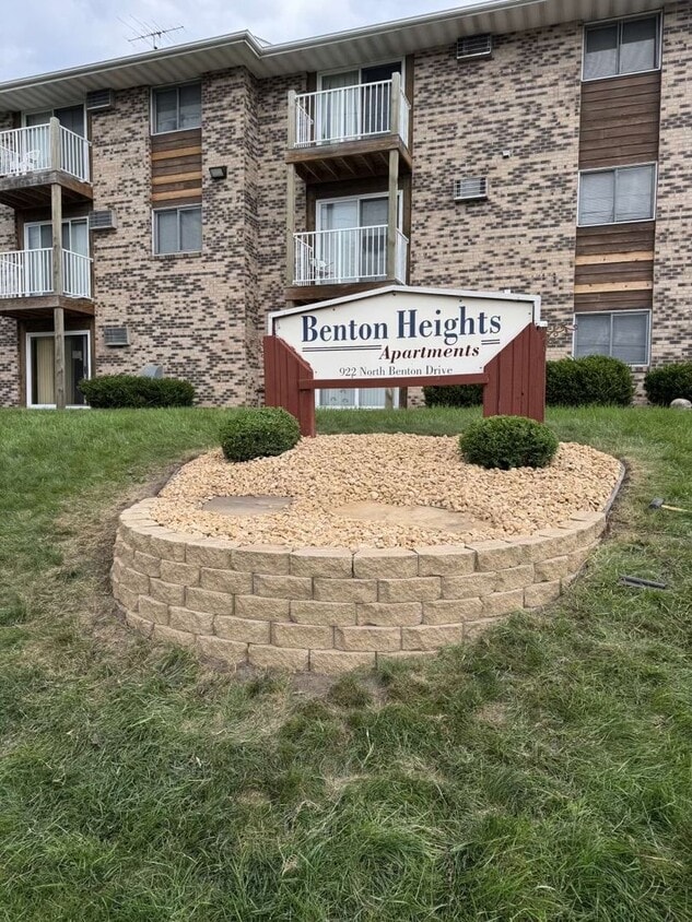 Primary Photo - Benton Heights