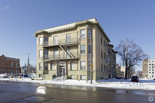 Building Photo - Iowa Flats