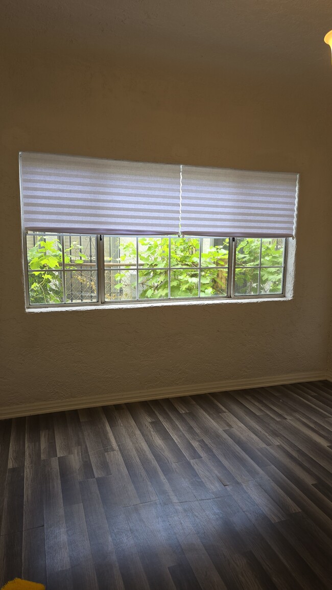 Building Photo - 2621 Wellington Rd