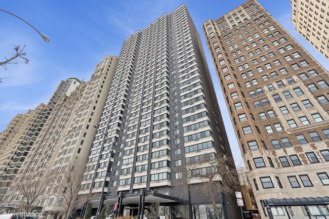 Foto del edificio - 1440 N Lake Shore Dr