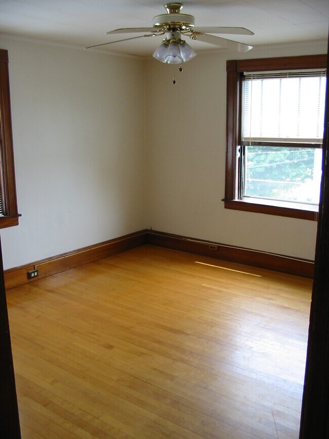 Building Photo - 567 Beech St