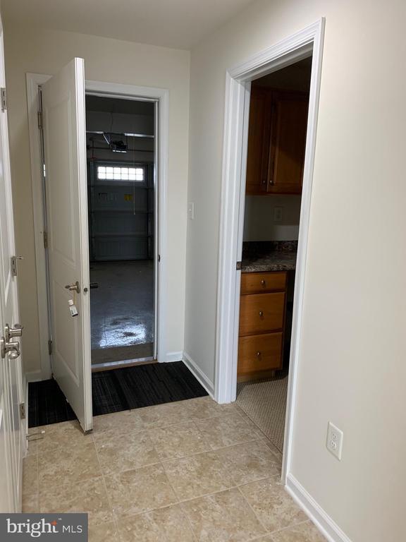 Foto del edificio - 9022 Randolph Cir