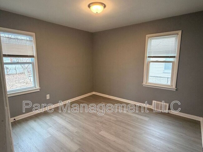 Foto del edificio - 6262 Penrod St