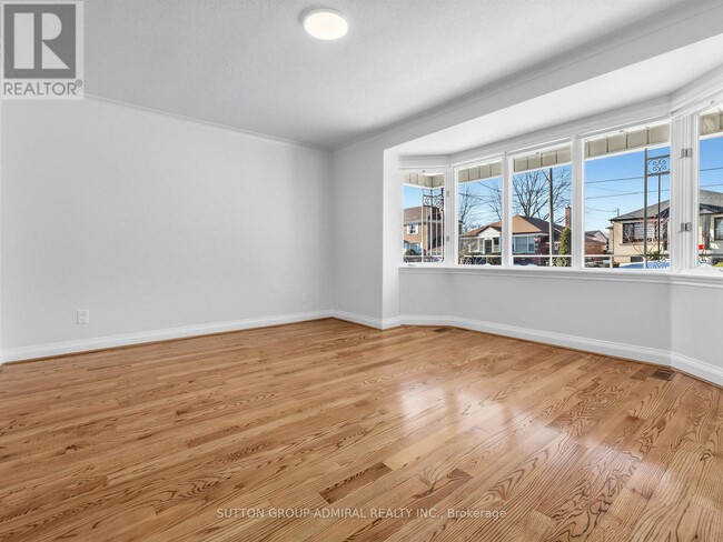 Building Photo - 157 Hillmount Ave