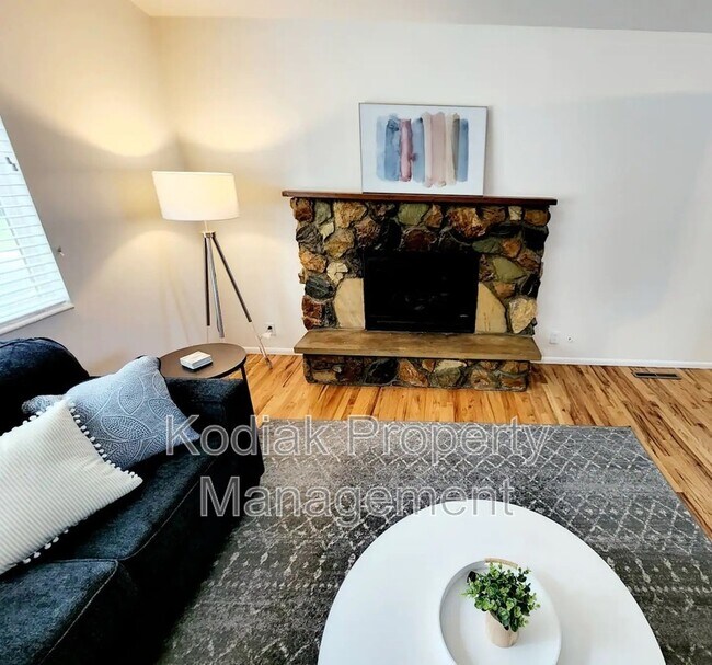 Building Photo - 2193 E 7075 S