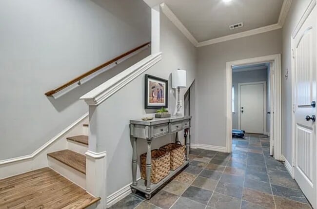 Foto del edificio - 1914 Euclid Ave