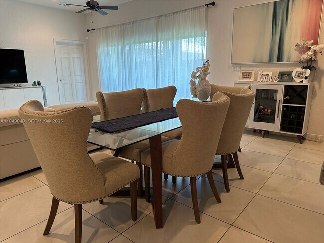 Foto del edificio - 210 SW 4th St