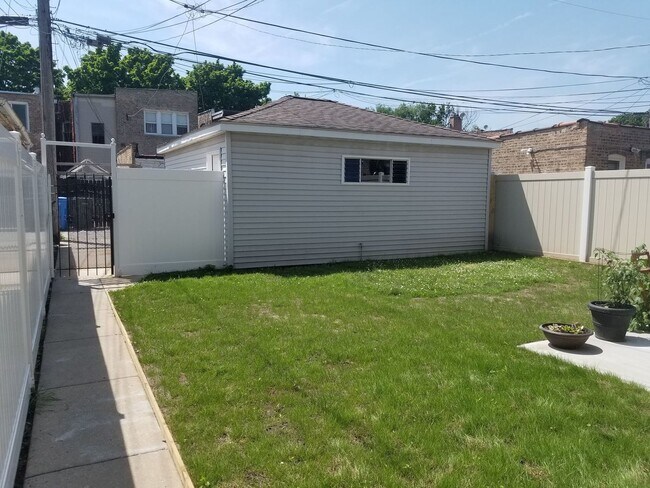 Foto del edificio - 5812 N Campbell Ave