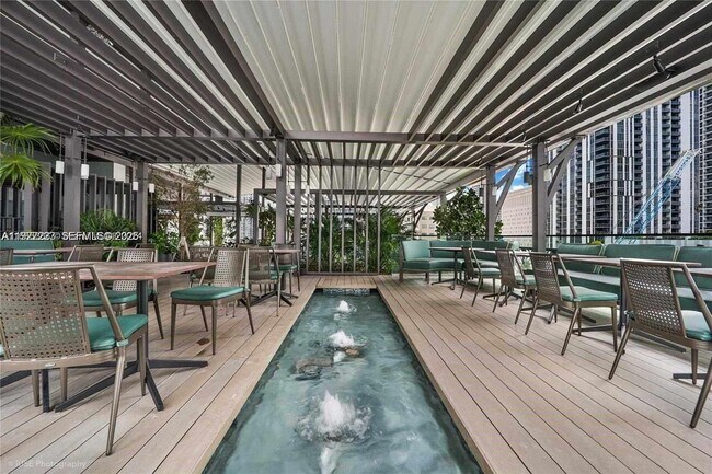 Foto del edificio - 159 NE 6th St