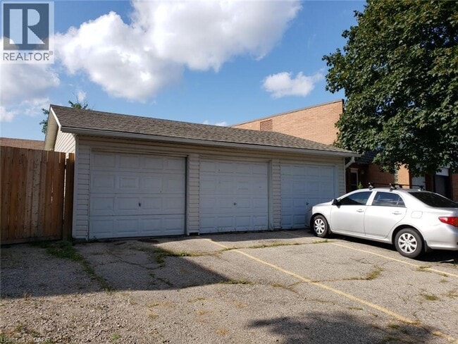 Building Photo - 112 Heiman St