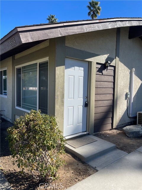 Building Photo - 8818 Continental Dr