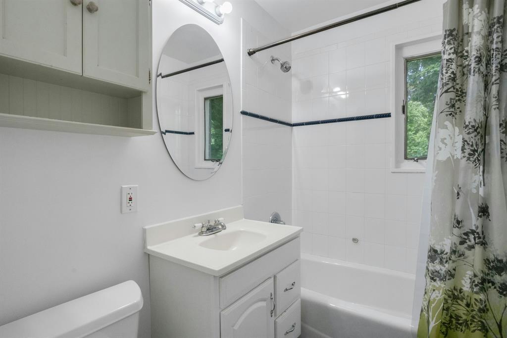 Foto principal - 580 Bedford Rd