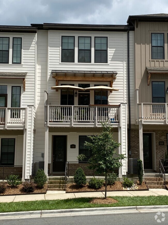 Building Photo - 1310 Nandina St