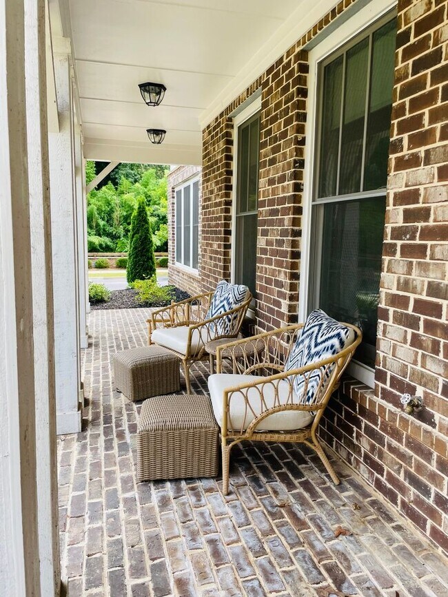 Foto del edificio - Spacious 4BR Townhome in Alpharetta