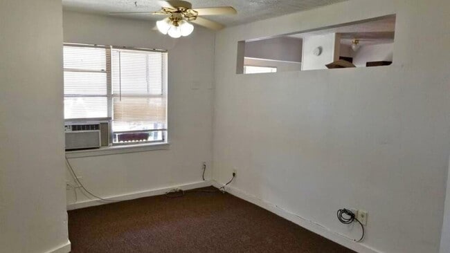 Building Photo - 13433 Topeka St