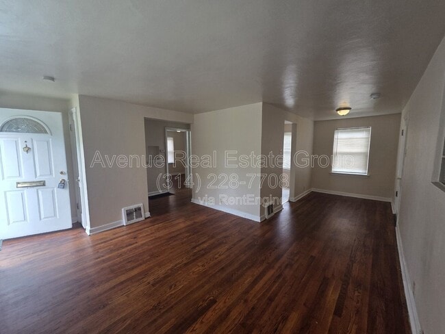 Building Photo - 7148 Lillian Ave