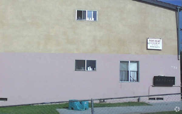 Foto del edificio - 3722 Logan Ave
