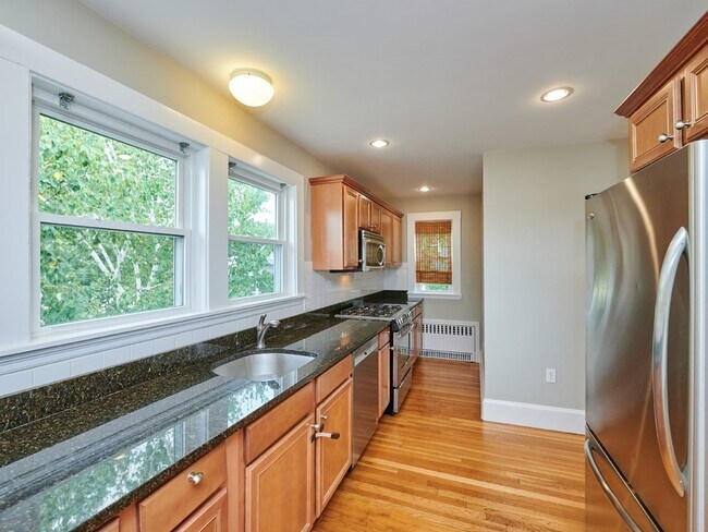 Building Photo - 20 Warwick Rd