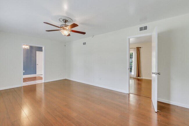 Foto del edificio - 12473 Northwood Rd