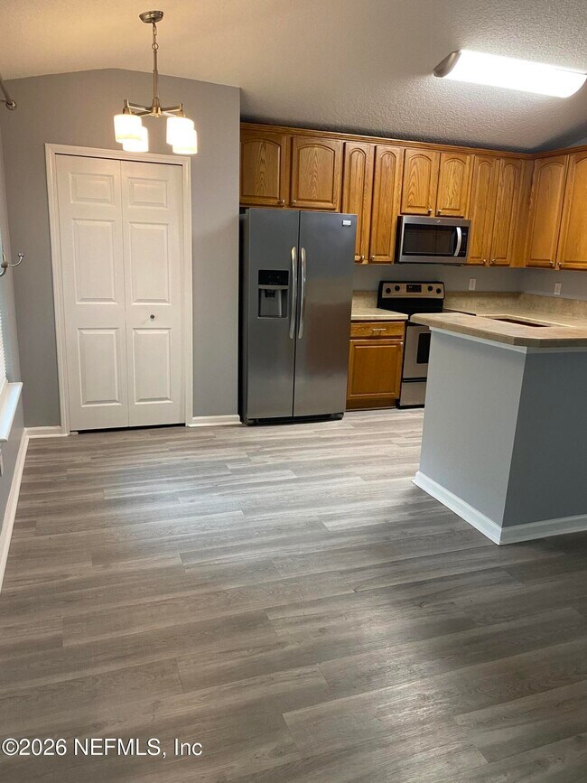 Foto del edificio - 1805 Forest Creek Dr