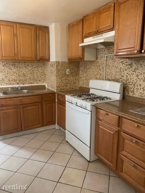 Primary Photo - 5 br, 2 bath Townhome - 1428 N Eden St