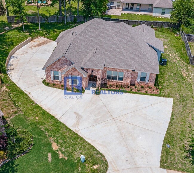 Building Photo - 4 Bed/3 Bath Home in Castlewoods