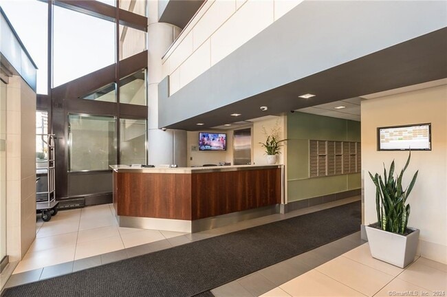 Building Photo - 127 Greyrock Pl