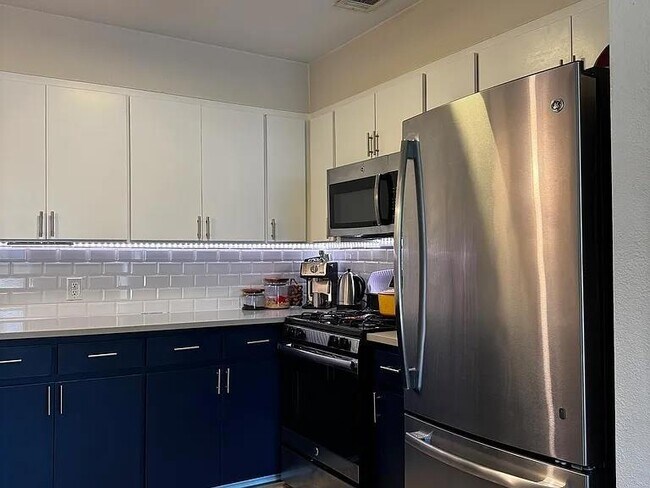 Foto del edificio - 1110 Justin Ln