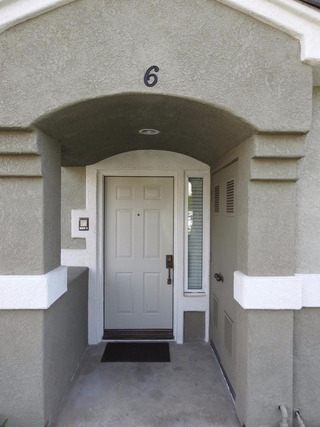 Building Photo - 2295 Indigo Hills Dr