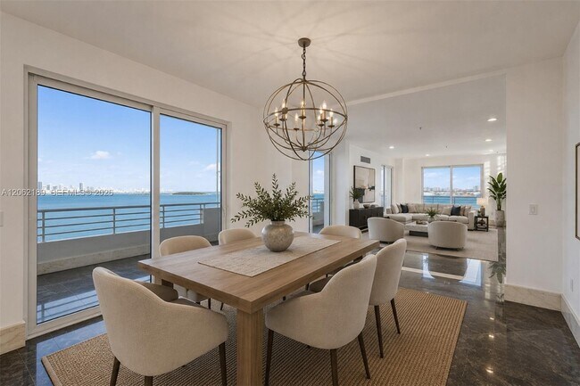 Foto del edificio - 1402 Brickell Bay Dr